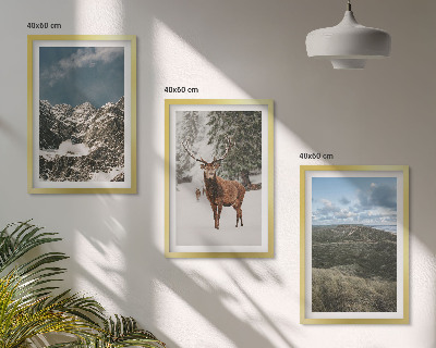 Composizione di quadri Montagne, cervi delle nevi, paesaggio forestale