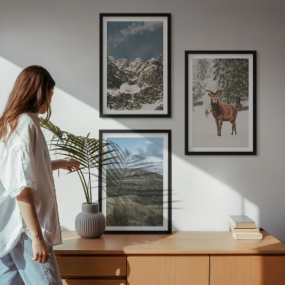 Composizione di quadri Montagne, cervi delle nevi, paesaggio forestale
