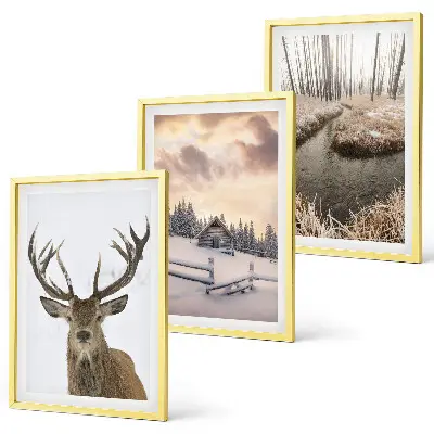 Set di quadri incorniciati paesaggio invernale con rifugio per cervi