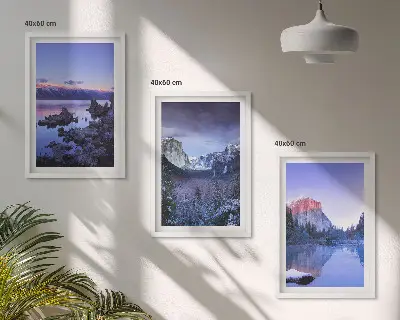 Set di quadri incorniciati paesaggi montani al tramonto con specchio d'acqua