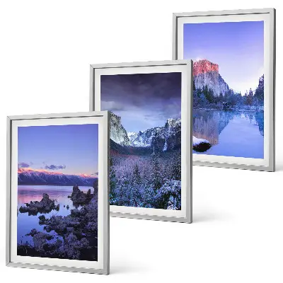 Set di quadri incorniciati paesaggi montani al tramonto con specchio d'acqua