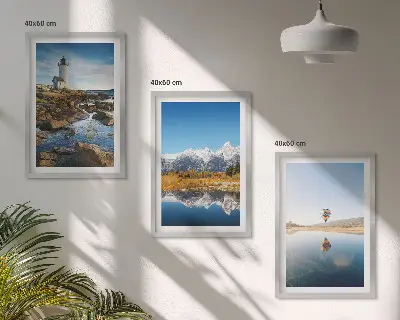 Set di quadri incorniciati con panorami naturali di fari, montagne e mongolfiere