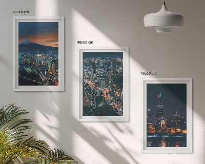Composizione di quadri Vista notturna della città dalle montagne.