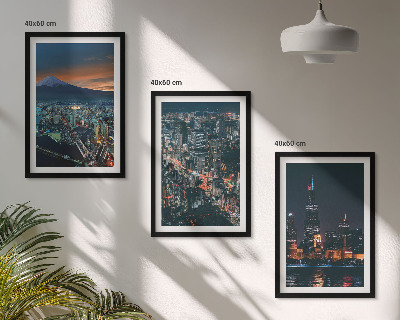 Composizione di quadri Vista notturna della città dalle montagne.