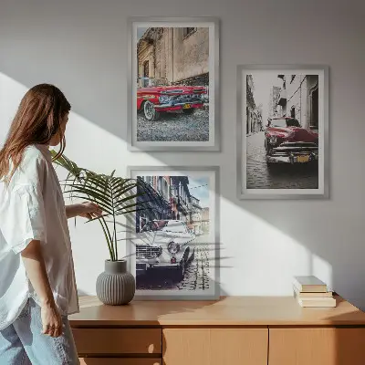 Composizione di quadri con auto d'epoca nelle città
