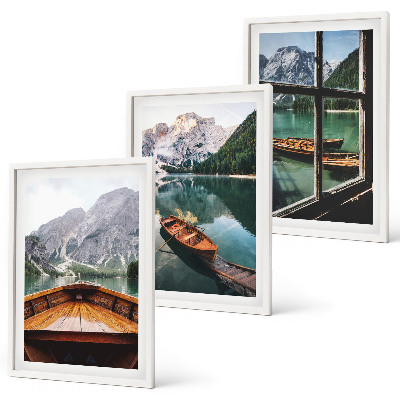 Composizione di quadri finestra delle barche del lago di montagna
