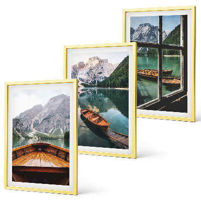 Composizione di quadri finestra delle barche del lago di montagna