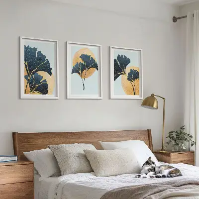Set di quadri incorniciati con foglie di Ginkgo su sfondo chiaro
