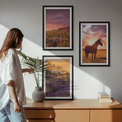 Paesaggio montano con un cavallo set di 3 quadri