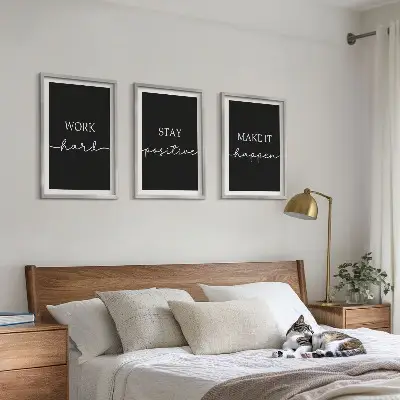 Set di 3 quadri con motivi eleganti su sfondo nero