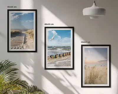 Set di quadri incorniciati con stampa di spiaggia sabbia onde cielo e uccelli
