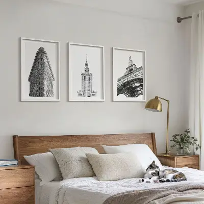 Set di quadri incorniciati con edifici architettonici in bianco e nero