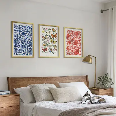 Set di quadri incorniciati con ornamenti vintage di fiori e farfalle