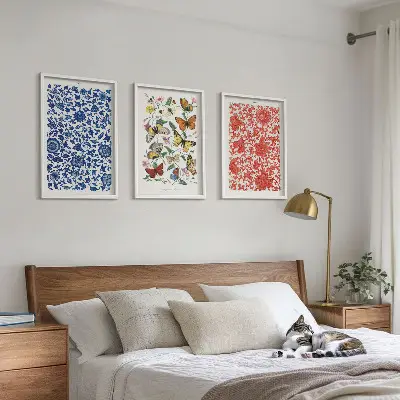Set di quadri incorniciati con ornamenti vintage di fiori e farfalle