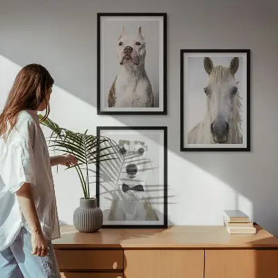 Composizione di quadri ritratti di cani e cavalli in stile elegante