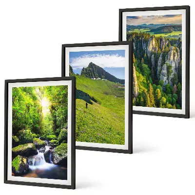 Composizione di quadri con paesaggio di montagne verdi, cascata e foresta