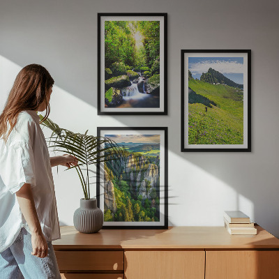 Composizione di quadri Montagne verdi cascata foresta
