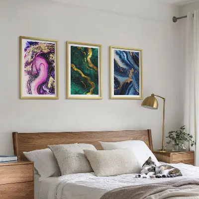 Set di quadri incorniciati con motivi astratti nei toni del verde e del rosa