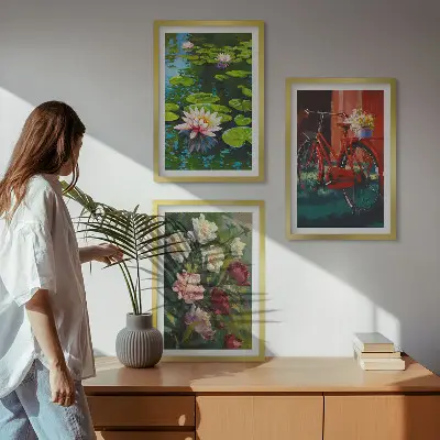 Set di 3 quadri raffiguranti gigli in un giardino con fiori colorati