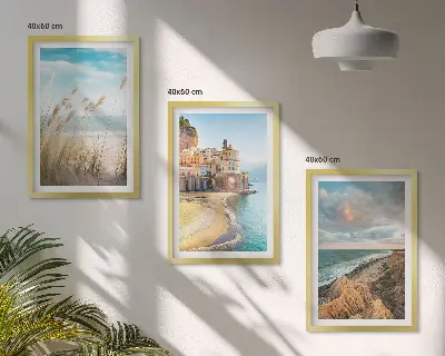 Composizione di quadri con paesaggi di spiagge scogliere e città
