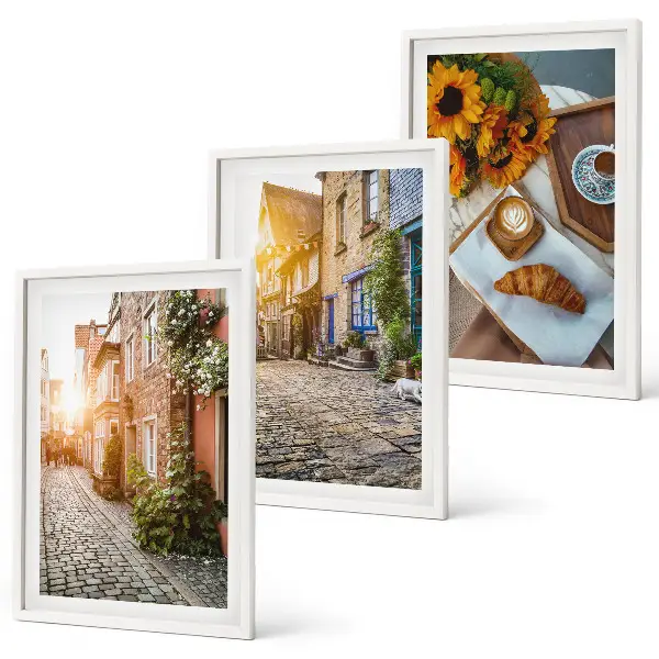 Set di quadri incorniciati con motivi di strade, caffè e girasoli