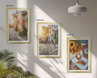 Set di quadri incorniciati con motivi di strade, caffè e girasoli
