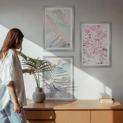 Set di 3 quadri con fiori rosa e marmo pastello