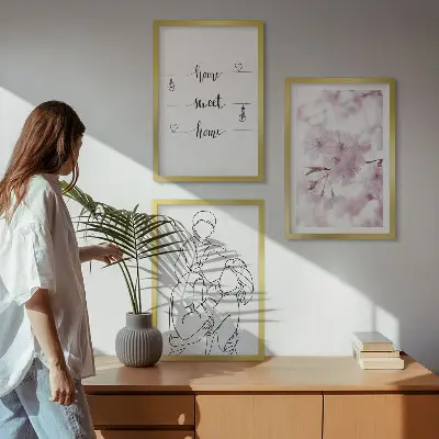 Composizione di quadri fiori in stile minimalista
