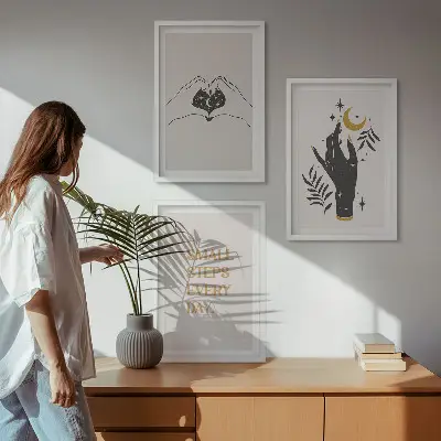 Set di 3 quadri con illustrazioni minimaliste in stile boho