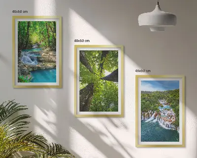 Set di quadri incorniciati con stampa di cascate in una foresta verde acqua