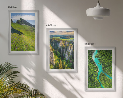 Set di 3 quadri Montagne verdi, rocce di fiume