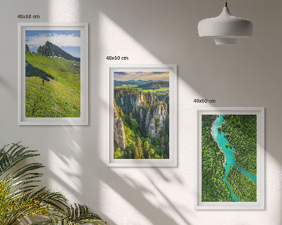 Set di 3 quadri Montagne verdi, rocce di fiume
