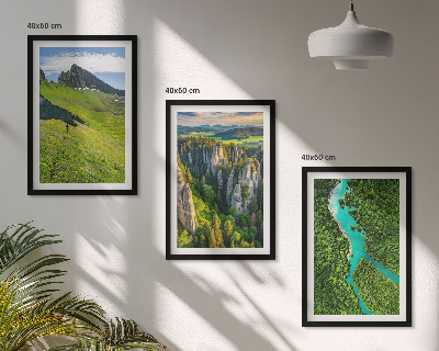 Set di 3 quadri Montagne verdi, rocce di fiume