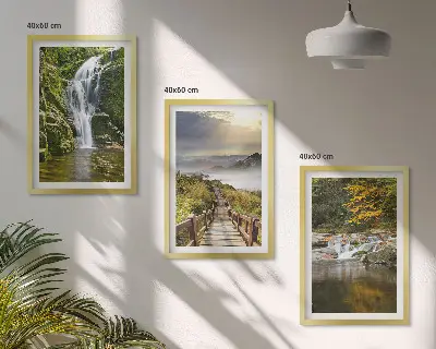 Set di 3 quadri con paesaggio autunnale di cascate, montagne e nuvole