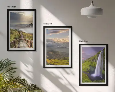 Composizione di quadri con paesaggi montani e cascata