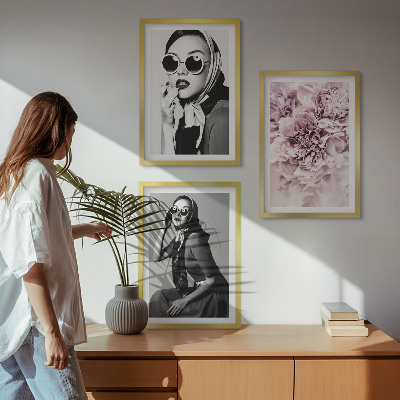 Set di quadri incorniciati Eleganti ritratti di donne con fiori