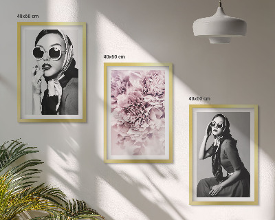 Set di quadri incorniciati Eleganti ritratti di donne con fiori