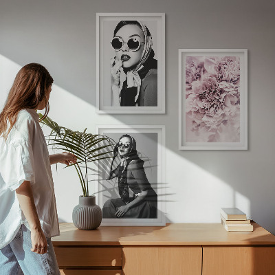 Set di quadri incorniciati Eleganti ritratti di donne con fiori