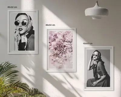 Set di quadri incorniciati con eleganti ritratti di donne e fiori
