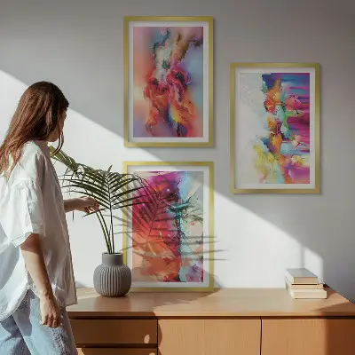 Set di quadri incorniciati con astrazioni colorate della forma