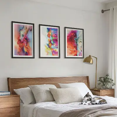 Set di quadri incorniciati con astrazioni colorate della forma