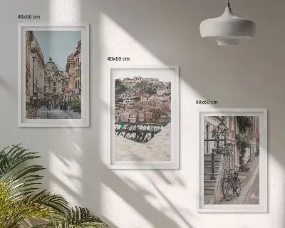 Composizione di quadri rappresentante le affascinanti vie del porto della città