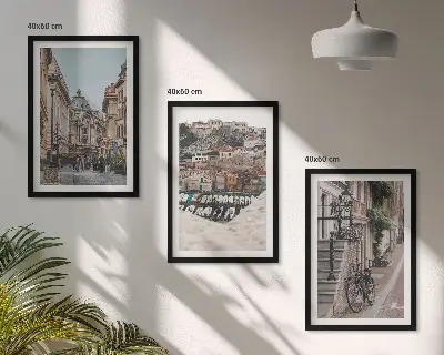 Composizione di quadri rappresentante le affascinanti vie del porto della città