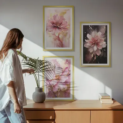 Set di 3 quadri con composizioni floreali di rose bianche