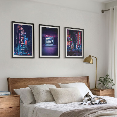 Set di quadri incorniciati Ingresso al neon della città notturna
