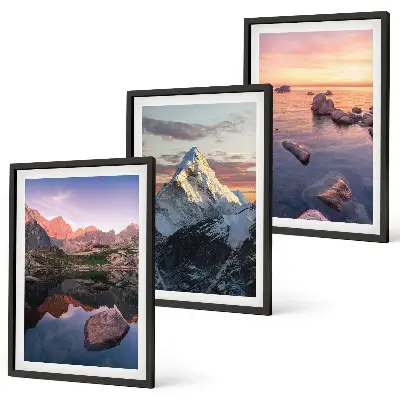 Set di 3 quadri con paesaggi montani sullo sfondo