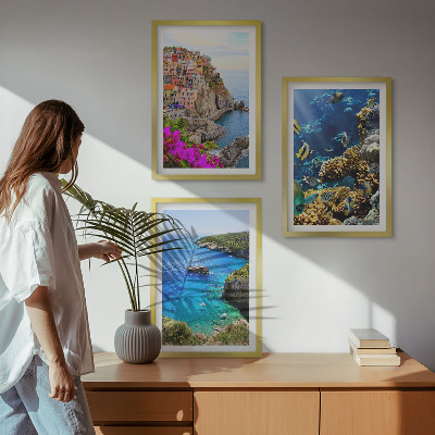 Composizione di quadri Vista sul mare, case colorate