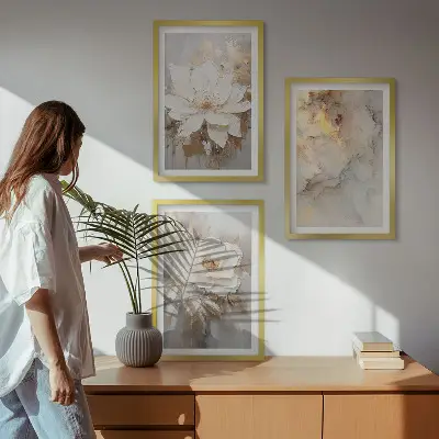 Set di 3 quadri con fiori luminosi su sfondo astratto