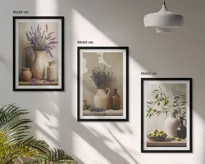 Composizione di quadri con fiori in vasi, olive e decorazioni