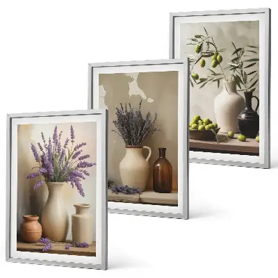 Composizione di quadri con fiori in vasi, olive e decorazioni